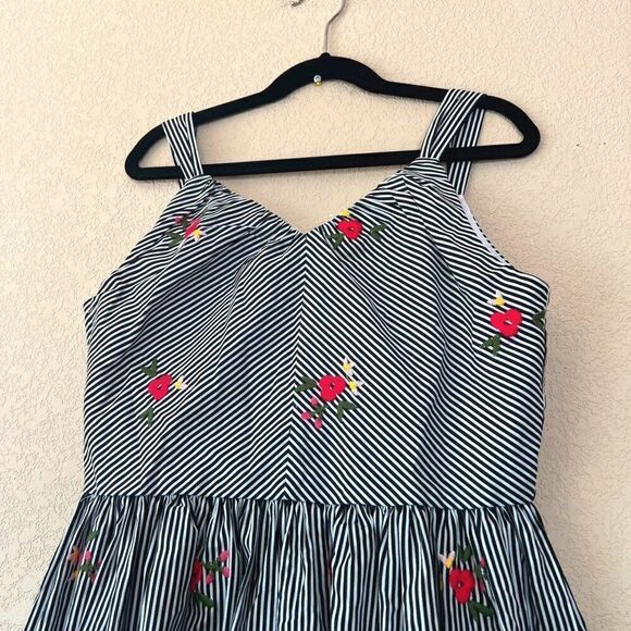 Pastourelle by Pippa and Julie Embroidered Flower Stripe Dress Size 12 - Picture 2 of 6